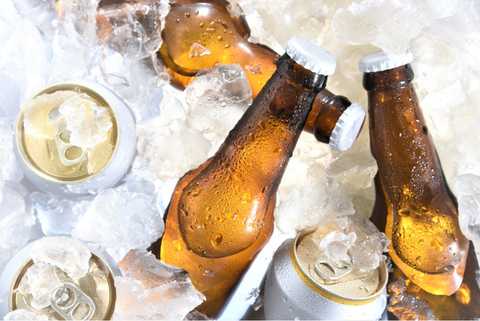 Como gelar bebida rápido sem freezer